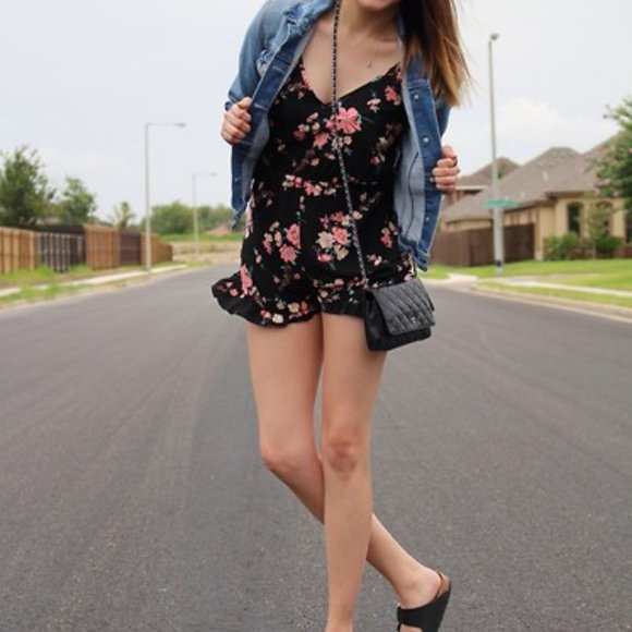 Sumer Floral Romper Shorts Strappy Back Spaghetti Straps Elastic Wais - Picture 5 of 7